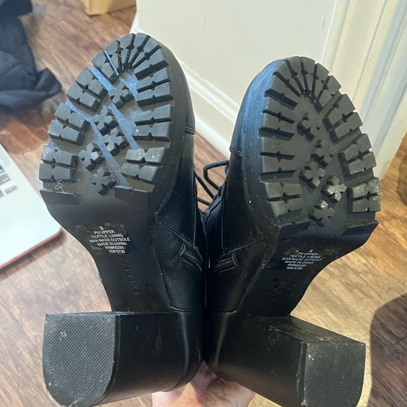 NEVER WORN Black Tie Up Platform Boots - Picture 2 of 6